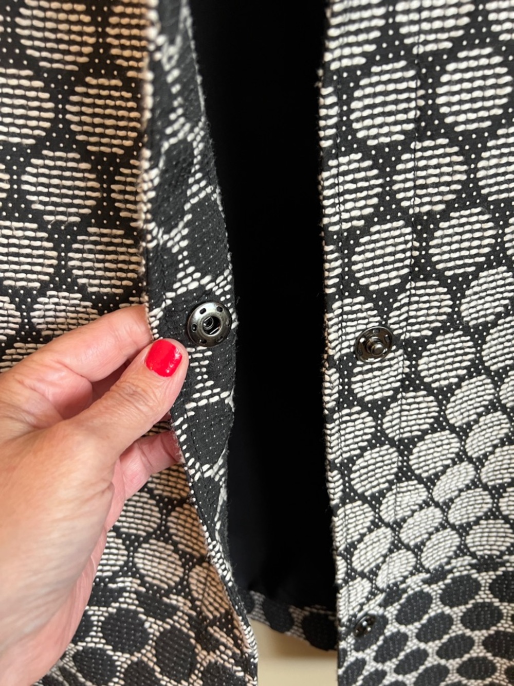 Chico’s Size 3 Black White Textured Dot Jacket Blazer Open Front Career - Picture 3 of 10
